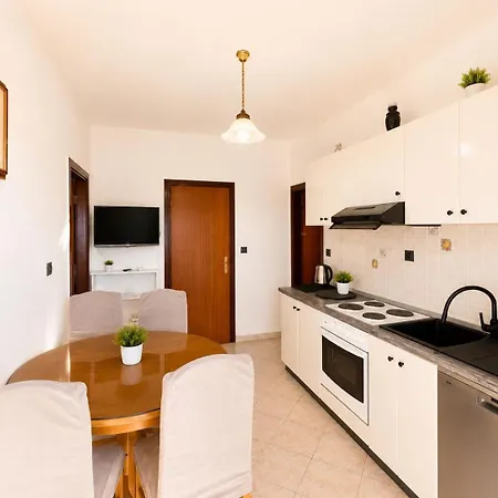 Dubravka Apartmán Zavalatica