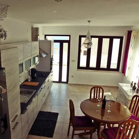 Dubravka Apartment Zavalatica